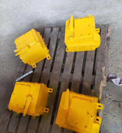 壓路機變速箱保養小方法