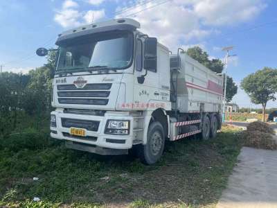 水泥灑布車